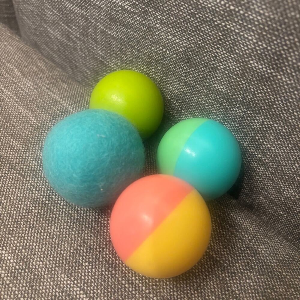 Lovevery replacement balls (4)